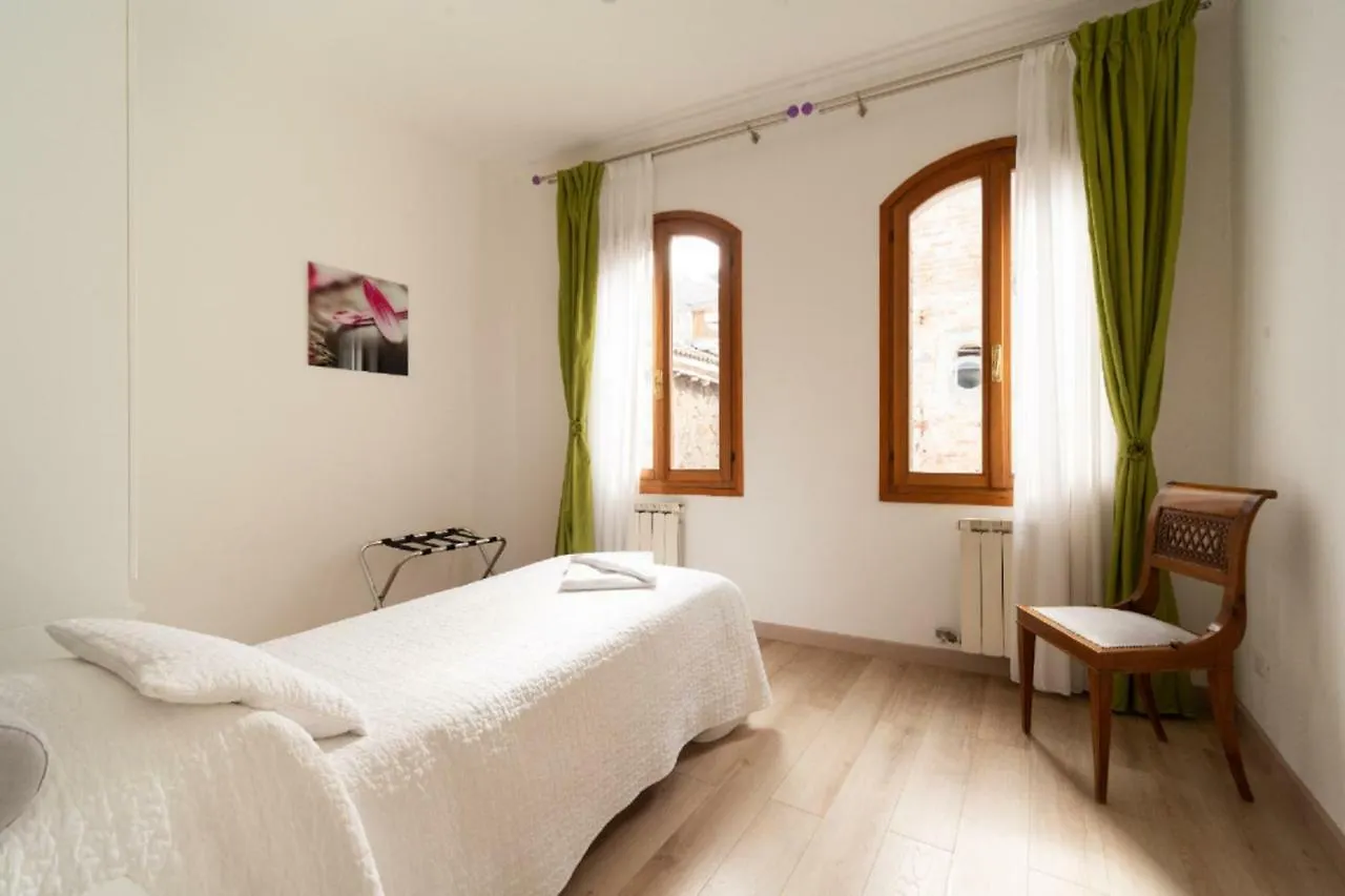 Serenissima Apartments Venedig 0*,